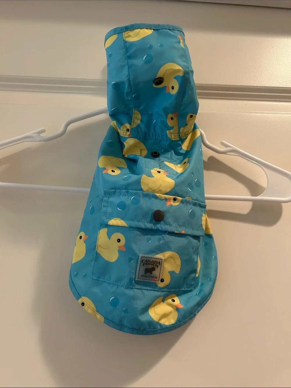 Canada Pooch Duck Print Dog Pet Hooded snap poncho raincoat size 10(fits 5-8lbs)